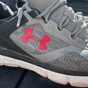 Under Armour Men's Athletic Shoes in Gray and Pink